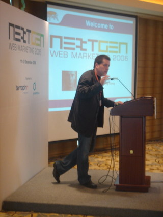 Peter Shankman speaking at NextGen Marketing 06